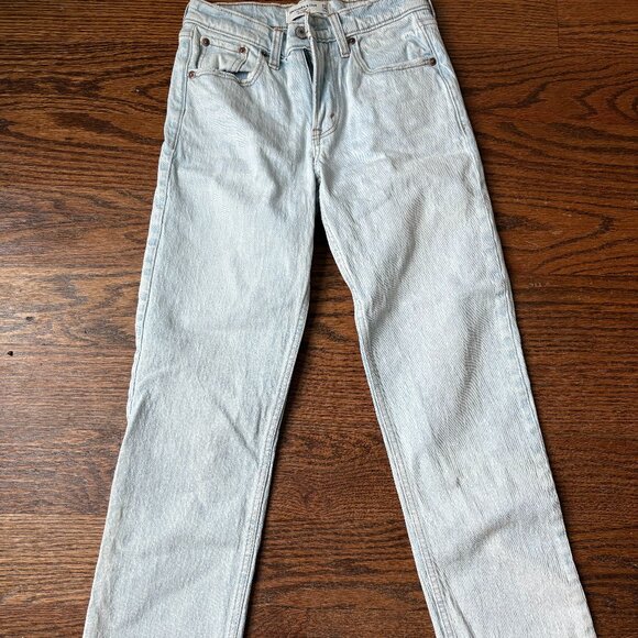 Abercrombie & Fitch Denim - Abercrombie High Waisted Light Wash 00 Straight Leg Jeans